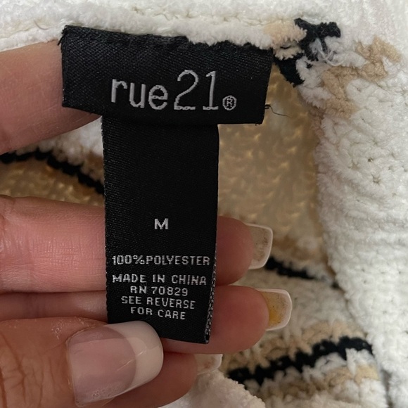 Rue21 V-neck long sleeve cropped high low striped sweater women’s M Rue21 Rue21 - Picture 9 of 13